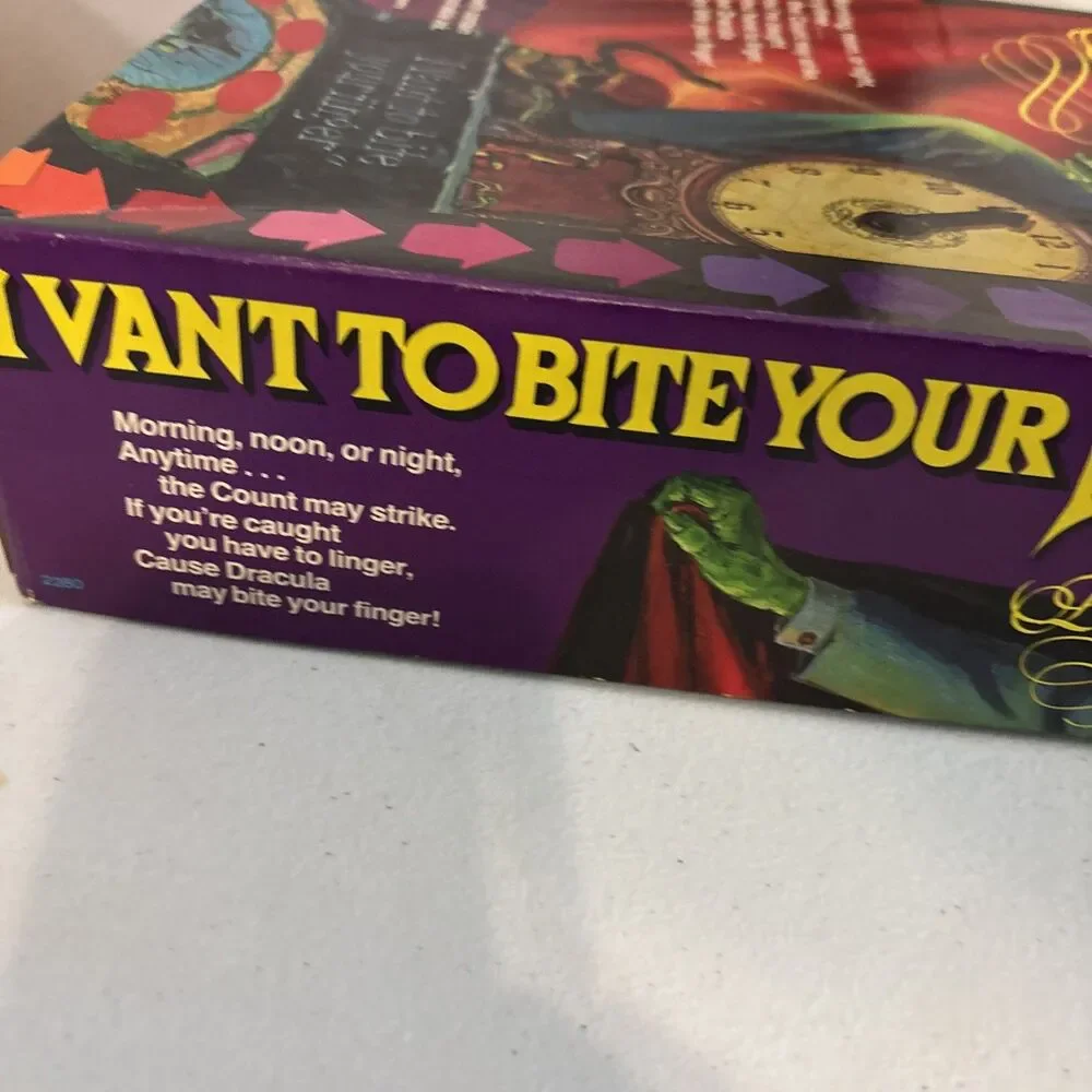 Hasbro I Vant to Bite Your Finger Board Game Preowned (NO TEETH/BUG) READ